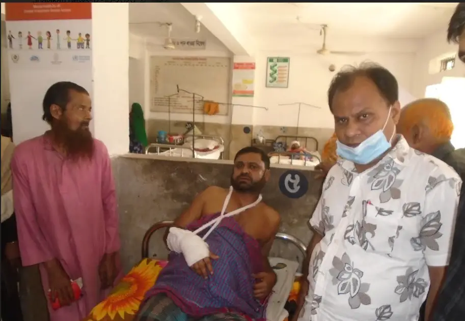 ঝালকাঠিতে প্রতিপক্ষের হামলায় ইউপি সদস্যসহ ৬ জন আহত ঝালকাঠিতে প্রতিপক্ষের হামলায় ইউপি সদস্যসহ ৬ জন আহত