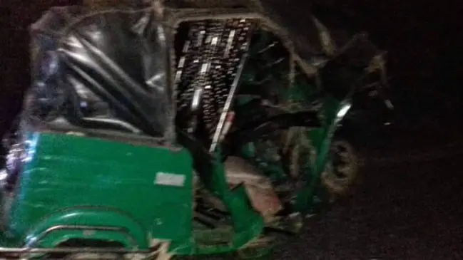 টাঙ্গাইলের মধুপুরে বাস-সিএসজি সংঘর্ষে নিহত ২ জন ॥ আহত ৫ টাঙ্গাইলের মধুপুরে বাস-সিএসজি সংঘর্ষে নিহত ২ জন ॥ আহত ৫