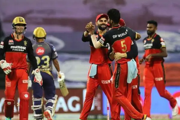 আইপিএলে কলকাতাকে হারিয়ে লিগ তালিকার দুই নম্বরে উঠে এল ব্যাঙ্গালুর আইপিএলে কলকাতাকে হারিয়ে লিগ তালিকার দুই নম্বরে উঠে এল ব্যাঙ্গালুর