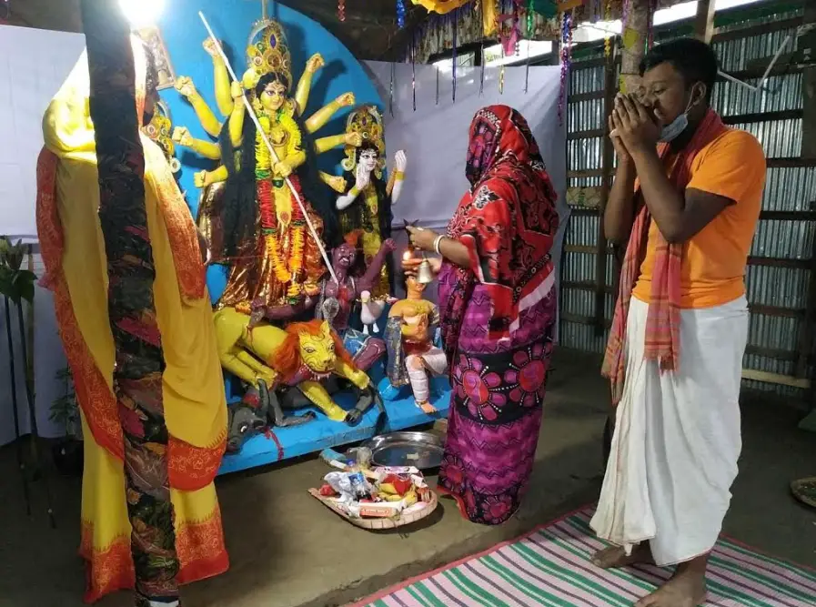 যশোরের ইতিহাসে নারীদের নেতৃত্বে প্রথম পূজা ॥ শিকল ভাঙ্গলো দলিত নারীরা যশোরের ইতিহাসে নারীদের নেতৃত্বে প্রথম পূজা ॥ শিকল ভাঙ্গলো দলিত নারীরা