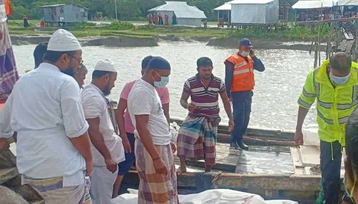আগুনমুখায় স্পিডবোট ডুবিতে নিখোঁজ ৫ জনেরই লাশ উদ্ধার আগুনমুখায় স্পিডবোট ডুবিতে নিখোঁজ ৫ জনেরই লাশ উদ্ধার