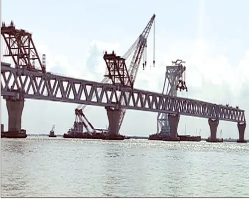 পদ্মা সেতুতে বসল ৩৪তম স্প্যান ॥ দৃশ্যমান ৫.১ কিমি পদ্মা সেতুতে বসল ৩৪তম স্প্যান ॥ দৃশ্যমান ৫.১ কিমি