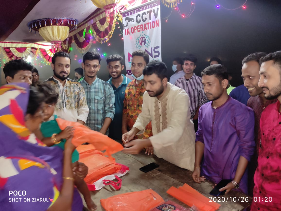 দুর্গোৎসবে প্রধানমন্ত্রীর পক্ষে সুবিধাবঞ্চিতদের পাশে ঢাবি ছাত্রলীগ সভাপতি দুর্গোৎসবে প্রধানমন্ত্রীর পক্ষে সুবিধাবঞ্চিতদের পাশে ঢাবি ছাত্রলীগ সভাপতি
