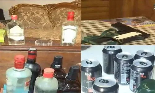 ইরফানের খাটের জাজিমের নিচে মিললো অস্ত্র, ঘরে মদ-বিয়ার ইরফানের খাটের জাজিমের নিচে মিললো অস্ত্র, ঘরে মদ-বিয়ার