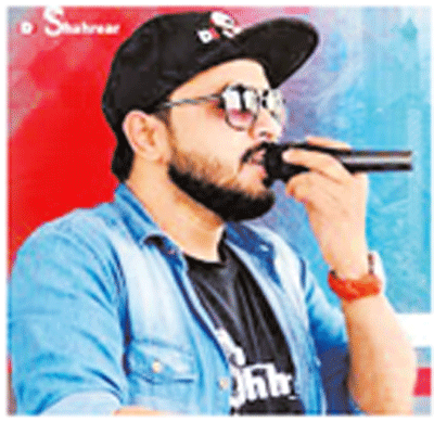 এক গান দিয়েই আলোচনায় ডি জে শাহরিয়ার এক গান দিয়েই আলোচনায় ডি জে শাহরিয়ার