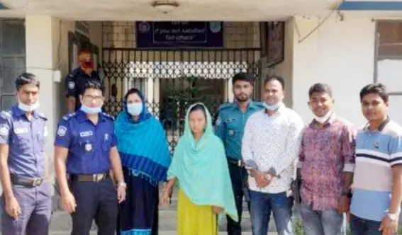 টঙ্গী থেকে অপহৃত আদিবাসী কিশোরী টাঙ্গাইলের গহীন জঙ্গল থেকে উদ্ধার টঙ্গী থেকে অপহৃত আদিবাসী কিশোরী টাঙ্গাইলের গহীন জঙ্গল থেকে উদ্ধার