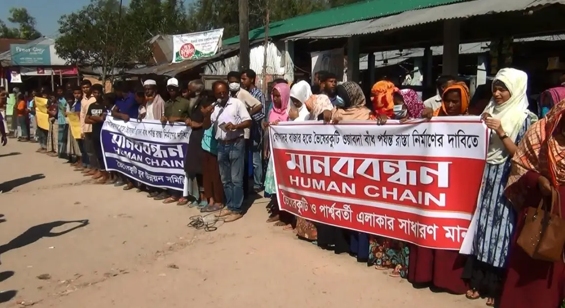 কুড়িগ্রামে বন্যায় ক্ষতিগ্রস্ত সড়ক ও ব্রীজ নির্মাণের দাবি