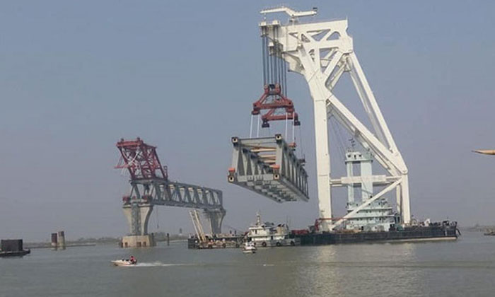 পদ্মা সেতুর ৩৫তম স্প্যান শনিবার বসার সম্ভাবনা পদ্মা সেতুর ৩৫তম স্প্যান শনিবার বসার সম্ভাবনা