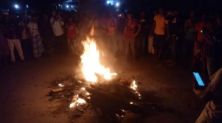 লালমনিরহাট কোরআন শরীফ অবমাননার গুজবে হত্যার পর লাশ পুড়িয়ে ভস্মিভূত