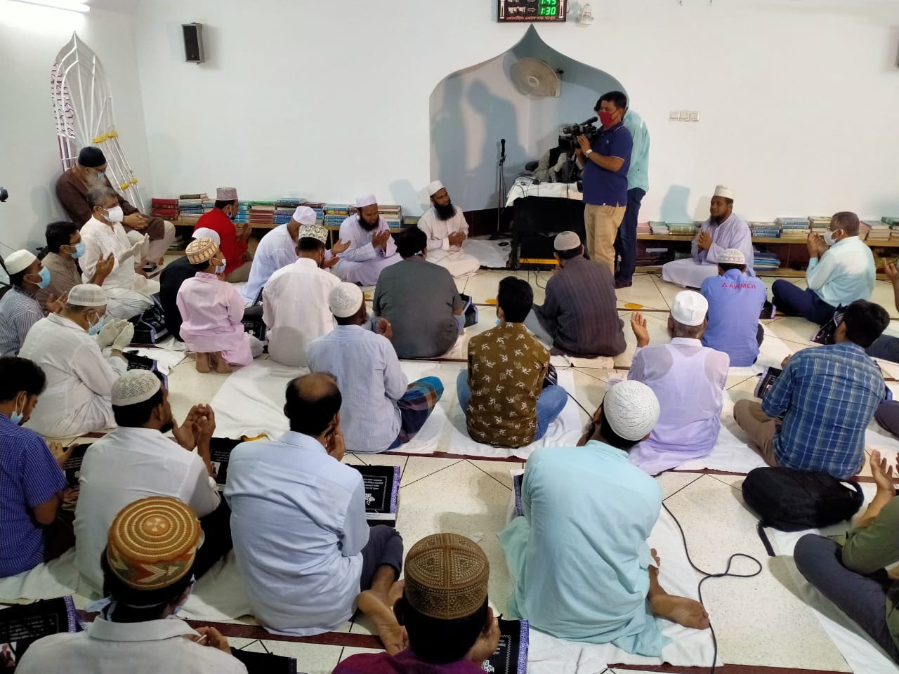 ব্যারিস্টার রফিক-উল হকের জন্য দোয়া ব্যারিস্টার রফিক-উল হকের জন্য দোয়া