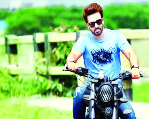 আই থিয়েটারে নবাব এলএল.বি আই থিয়েটারে নবাব এলএল.বি