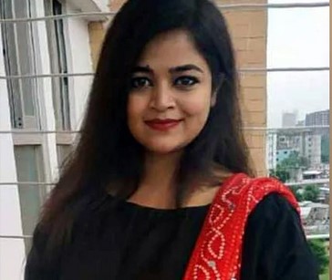 ছাদ থেকে লাফিয়ে বিশ্ববিদ্যালয় ছাত্রীর আত্মহত্যা ছাদ থেকে লাফিয়ে বিশ্ববিদ্যালয় ছাত্রীর আত্মহত্যা