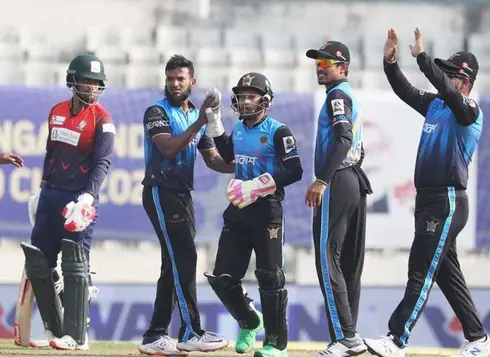 বঙ্গবন্ধু টি-টোয়েন্টি কাপে ঢাকার প্রথম জয় বঙ্গবন্ধু টি-টোয়েন্টি কাপে ঢাকার প্রথম জয়
