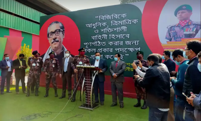সরকারের আন্তরিক প্রচেষ্টায় বিজিবি এখন ত্রিমাত্রিক বাহিনী ॥ বিজিবি মহাপরিচালক সরকারের আন্তরিক প্রচেষ্টায় বিজিবি এখন ত্রিমাত্রিক বাহিনী ॥ বিজিবি মহাপরিচালক