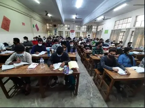 জবি প্রক্টরের সাহসী উদ্যোগে পাঠাগার মুখী হচ্ছে শিক্ষার্থীরা জবি প্রক্টরের সাহসী উদ্যোগে পাঠাগার মুখী হচ্ছে শিক্ষার্থীরা