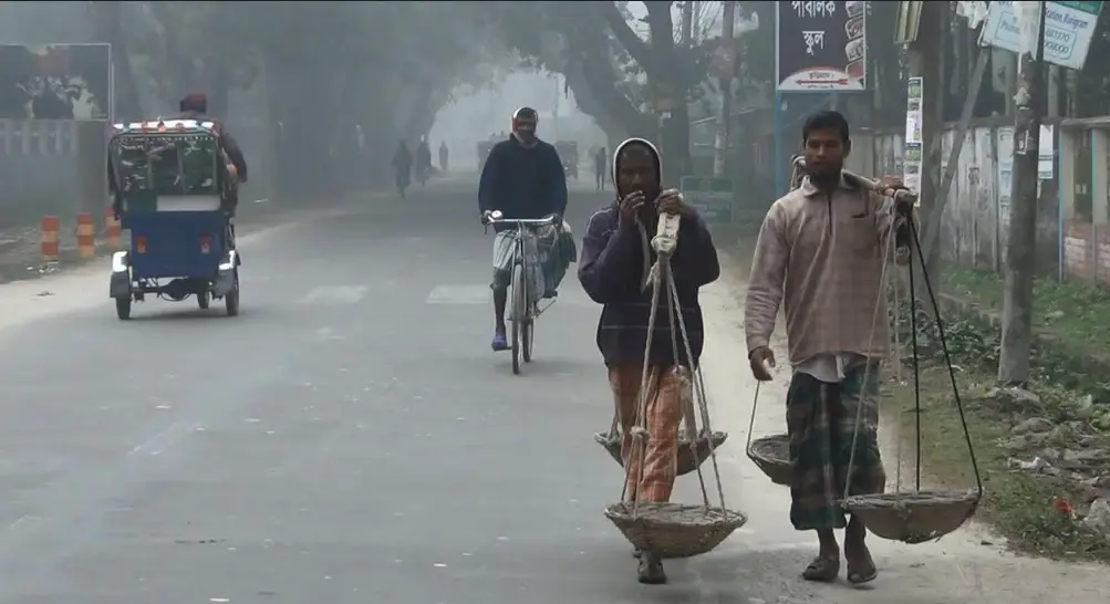 কুড়িগ্রামে ঘন কুয়াশা ও কনকনে ঠান্ডা