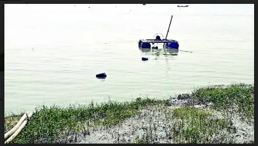 রায়পুরের দুই ইউনিয়নে অবৈধভাবে বালু তোলার হিড়িক রায়পুরের দুই ইউনিয়নে অবৈধভাবে বালু তোলার হিড়িক