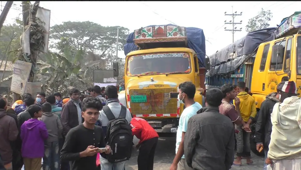 ঝিনাইদহ শহরে ট্রাক চাপায় নারীর মৃত্যু, আহত-১