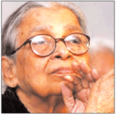 মহাশ্বেতা দেবী স্বতন্ত্র ধারার রূপকার মহাশ্বেতা দেবী স্বতন্ত্র ধারার রূপকার