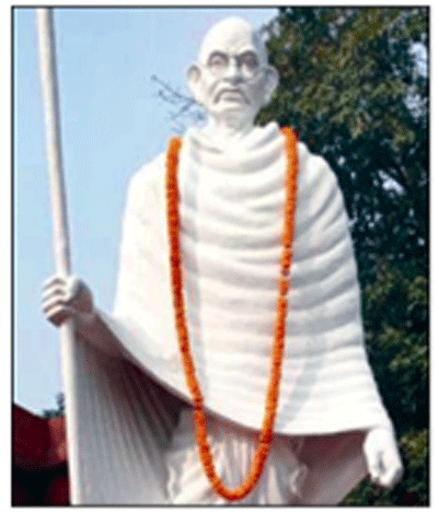 অহিংস আন্দোলনের নেতা মহাত্মা গান্ধীকে স্মরণ
