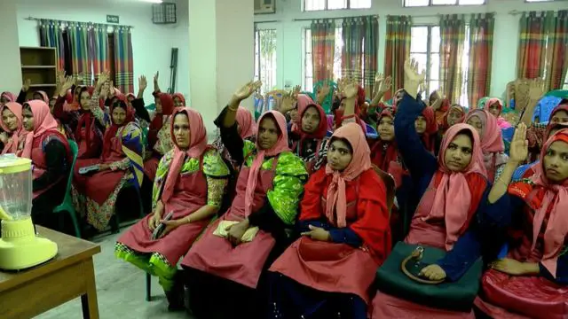 কর্মী হিসেবে বিদেশ যেতে নারীদের আগ্রহ কম