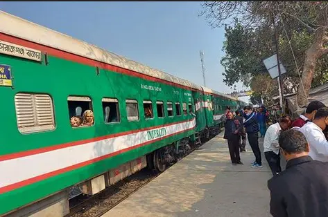সিরাজগঞ্জ এক্সপ্রেস ট্রেনের ইঞ্জিনের রিভার্সেল হ্যান্ডেল চুরি ঘটনায় তদন্ত টিম গঠন সিরাজগঞ্জ এক্সপ্রেস ট্রেনের ইঞ্জিনের রিভার্সেল হ্যান্ডেল চুরি ঘটনায় তদন্ত টিম গঠন