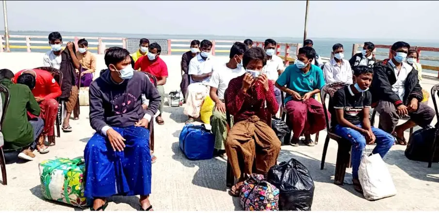 কারাভোগ শেষে ২৪বাংলাদেশীকে ফেরত দিয়েছে মিয়ানমার কারাভোগ শেষে ২৪বাংলাদেশীকে ফেরত দিয়েছে মিয়ানমার