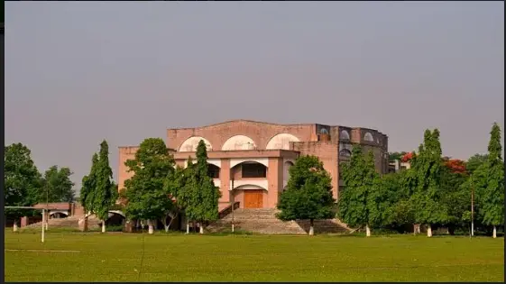 মধ্যরাতে হয়রানির শিকার ইবির ছাত্রীরা মধ্যরাতে হয়রানির শিকার ইবির ছাত্রীরা