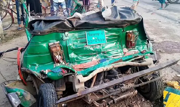 বগুড়ায় পৃথক সড়ক দুর্ঘটনায় নিহত ৬ বগুড়ায় পৃথক সড়ক দুর্ঘটনায় নিহত ৬