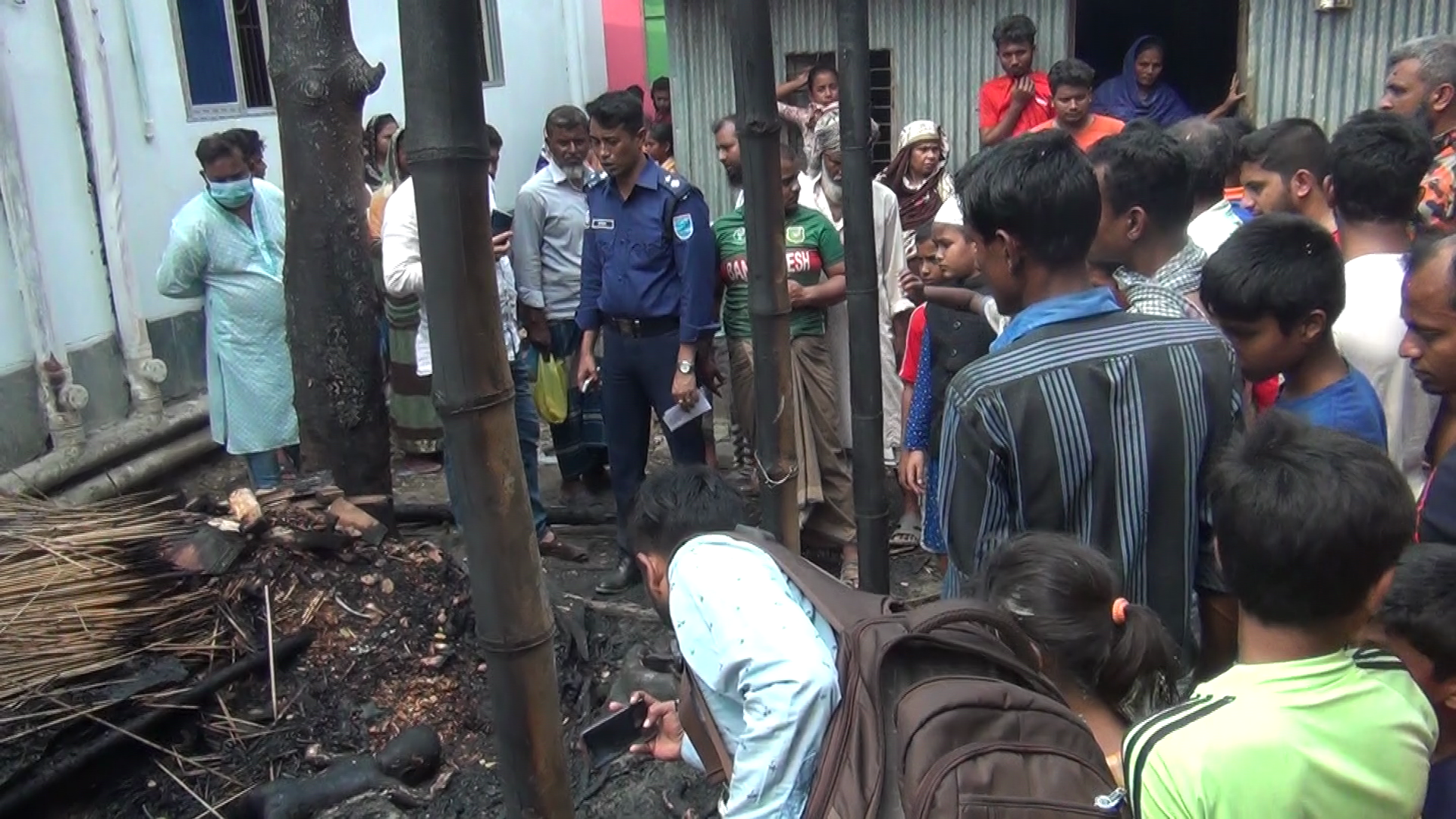 মাদারীপুরে অগ্নিকান্ডে দেড় বছরের শিশুর মৃত্যু