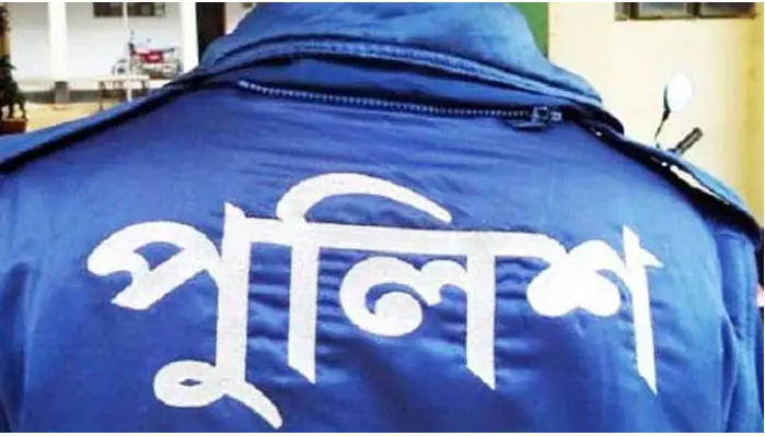 টাকা ছিনতাই ॥ গ্রেফতার হওয়া তিন পুলিশকে জিজ্ঞাসাবাদ টাকা ছিনতাই ॥ গ্রেফতার হওয়া তিন পুলিশকে জিজ্ঞাসাবাদ