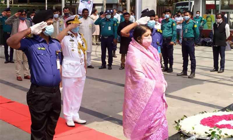 বঙ্গবন্ধুর প্রতিকৃতিতে স্পিকারের শ্রদ্ধা