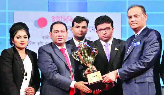 ইউসিবি পাবলিক পার্লামেন্ট জাতীয় বিতর্ক প্রতিযোগিতায় চ্যাম্পিয়ন ডিআইইউ ইউসিবি পাবলিক পার্লামেন্ট জাতীয় বিতর্ক প্রতিযোগিতায় চ্যাম্পিয়ন ডিআইইউ