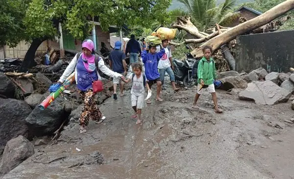 বন্যায় ইন্দোনেশিয়া-পূর্ব তিমুরে প্রাণহানি বেড়ে ১৫৭