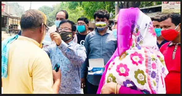 শিবগঞ্জে এমপি শিমুলের মাস্ক বিতরণ শিবগঞ্জে এমপি শিমুলের মাস্ক বিতরণ