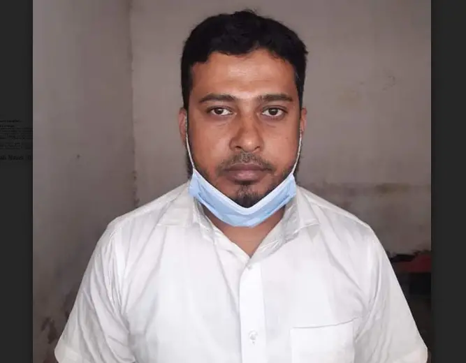 ঝিনাইদহের সেই প্রতারক বুরহান উদ্দিন গ্রেফতার ঝিনাইদহের সেই প্রতারক বুরহান উদ্দিন গ্রেফতার