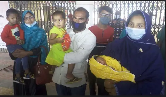 ট্রেনে জন্ম নেয়া ‘মিতালী’ বাড়ি গেলো ট্রেনে করেই ট্রেনে জন্ম নেয়া ‘মিতালী’ বাড়ি গেলো ট্রেনে করেই
