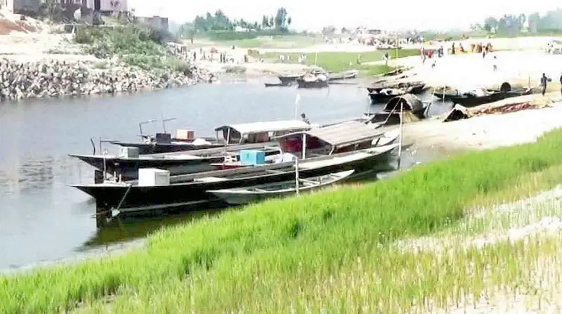 গাইবান্ধার তিন নদীতে নাব্য সঙ্কট ॥ হুমকিতে নৌ চলাচল