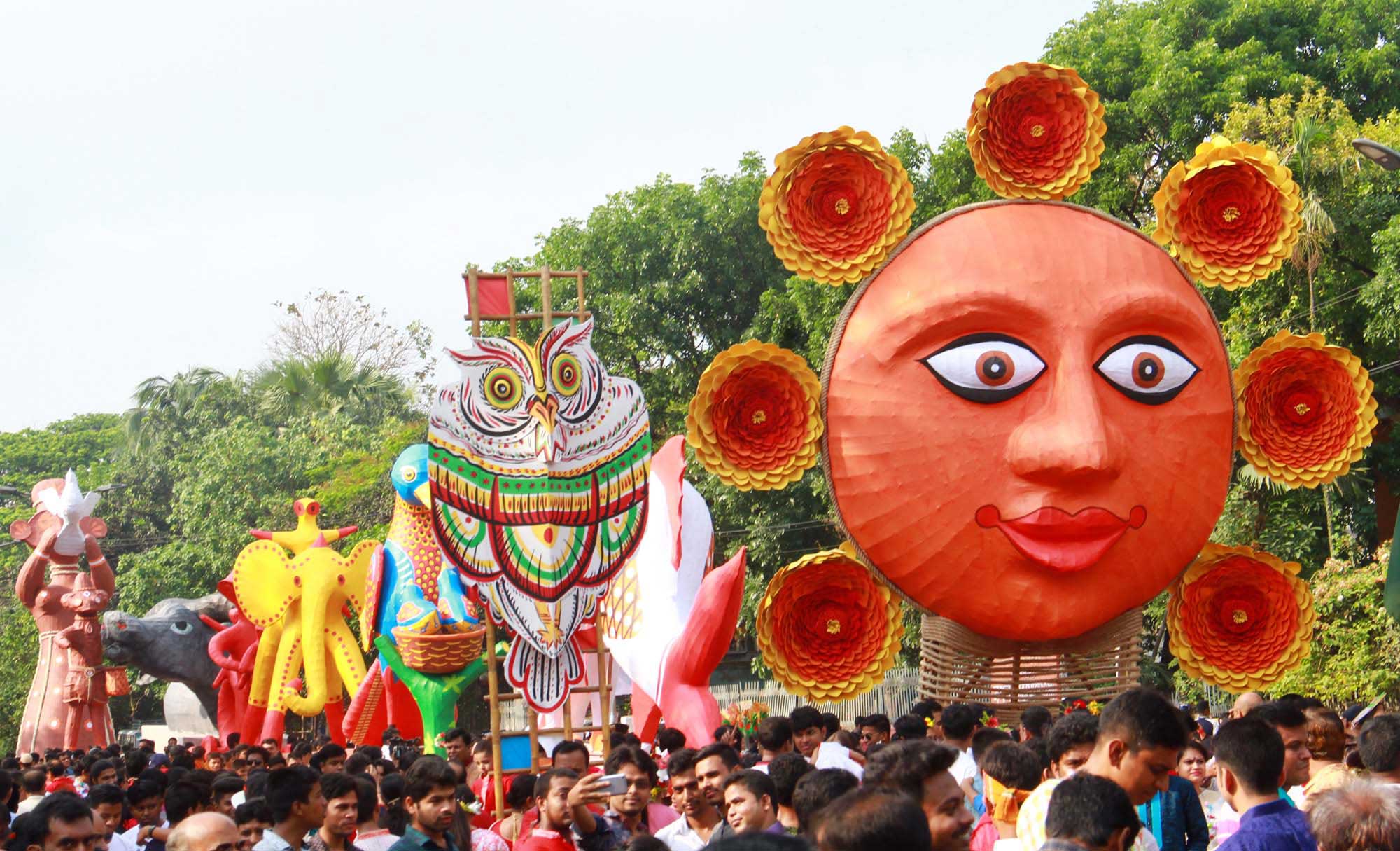 এবারও হচ্ছে না মঙ্গল শোভাযাত্রা এবারও হচ্ছে না মঙ্গল শোভাযাত্রা