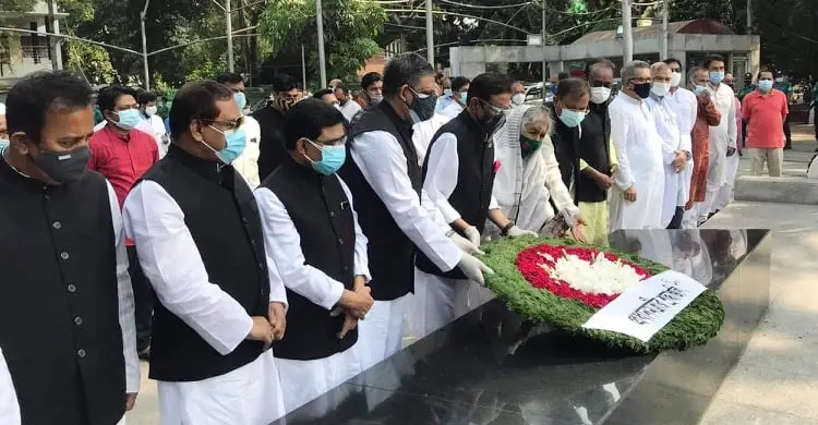 মুজিবনগর দিবসে বঙ্গবন্ধুর প্রতিকৃতিতে প্রধানমন্ত্রীর শ্রদ্ধা মুজিবনগর দিবসে বঙ্গবন্ধুর প্রতিকৃতিতে প্রধানমন্ত্রীর শ্রদ্ধা