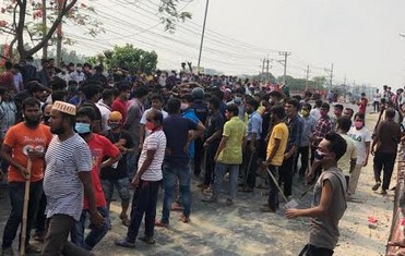 গাজীপুরে গাসিক কাউন্সিলর ৩ঘন্টা অবরুদ্ধ গাজীপুরে গাসিক কাউন্সিলর ৩ঘন্টা অবরুদ্ধ