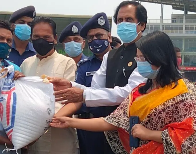 শেরপুরে ৭শ কর্মহীন শ্রমিক ও দুঃস্থ পেলেন প্রধানমন্ত্রীর মানবিক সহায়তা শেরপুরে ৭শ কর্মহীন শ্রমিক ও দুঃস্থ পেলেন প্রধানমন্ত্রীর মানবিক সহায়তা