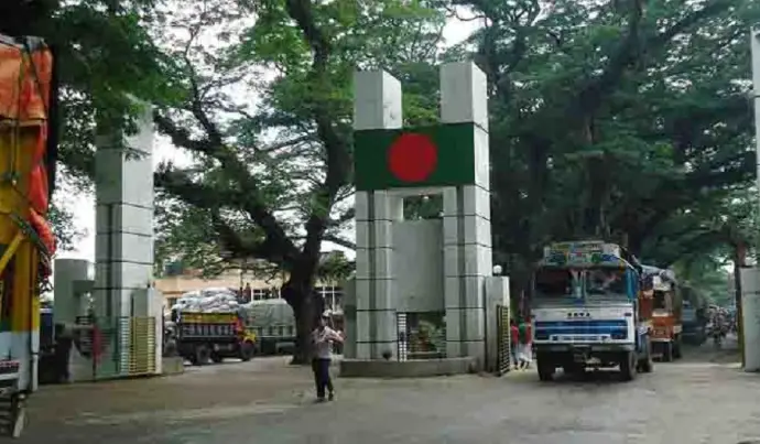 বেনাপোল স্থলবন্দরে দু’বছর ধরে বন্ধ স্ক্যানার মেশিন বেনাপোল স্থলবন্দরে দু’বছর ধরে বন্ধ স্ক্যানার মেশিন
