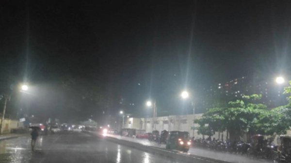 ঢাকায় কালবৈশাখী ঝড় ঢাকায় কালবৈশাখী ঝড়