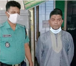 বংশালে রিকশাচালককে মারধর করা সেই ব্যক্তি আটক বংশালে রিকশাচালককে মারধর করা সেই ব্যক্তি আটক