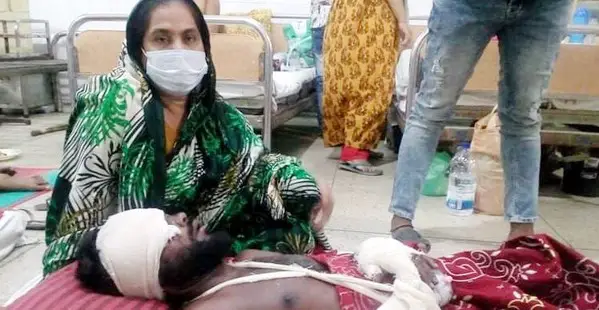 সেই স্পিডবোট চালক ঢামেকে চিকিৎসাধীন সেই স্পিডবোট চালক ঢামেকে চিকিৎসাধীন