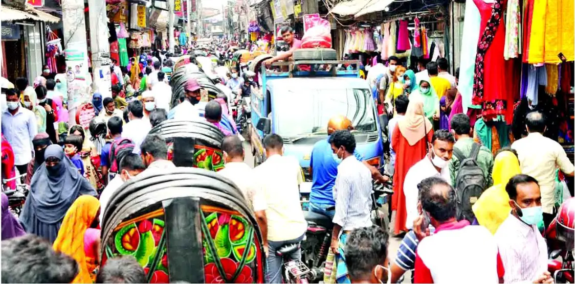 বরিশালে করোনা উপেক্ষা করে জমজমাট ঈদ বাজার বরিশালে করোনা উপেক্ষা করে জমজমাট ঈদ বাজার