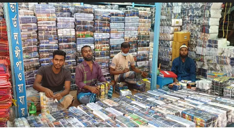 তাঁত কাপড়ের জন্য বিখ্যাত নরসিংদীর বাবুরহাট এখন ক্রেতা শূন্য তাঁত কাপড়ের জন্য বিখ্যাত নরসিংদীর বাবুরহাট এখন ক্রেতা শূন্য