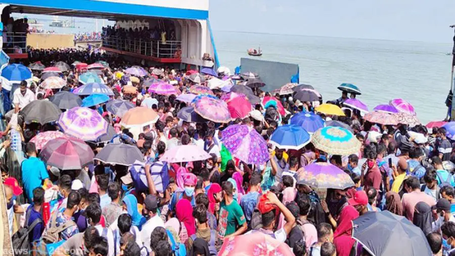 শিমুলিয়া-বাংলাবাজার ফেরিতে যাত্রীদের চাপে ৫ জনের মৃত্যু