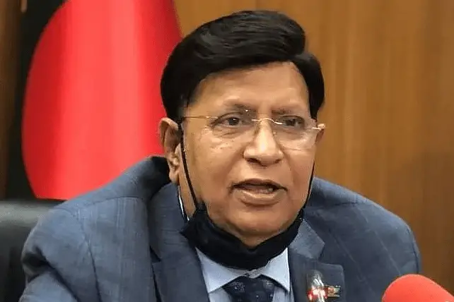 সবাই টিকা দেবে বলে, কিন্তু হাতে আসছে না সবাই টিকা দেবে বলে, কিন্তু হাতে আসছে না